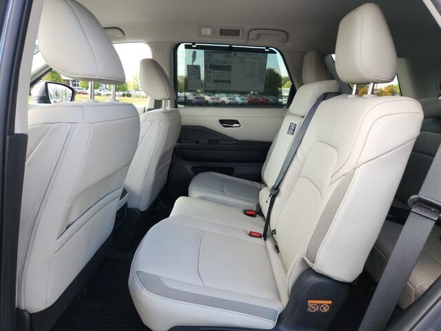 new 2025 Nissan Pathfinder car, priced at $36,979