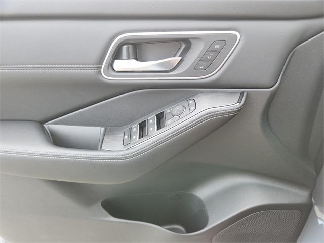 new 2025 Nissan Rogue car, priced at $40,914
