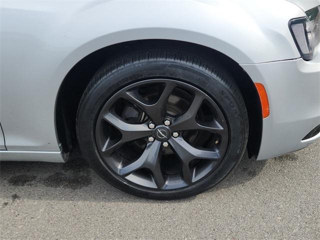 used 2021 Chrysler 300 car, priced at $21,850