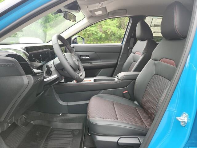 new 2025 Nissan Kicks car, priced at $29,805