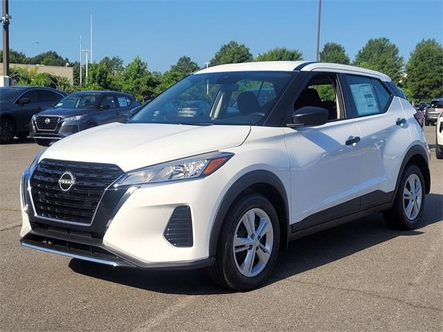 new 2025 Nissan Kicks Play car, priced at $23,850