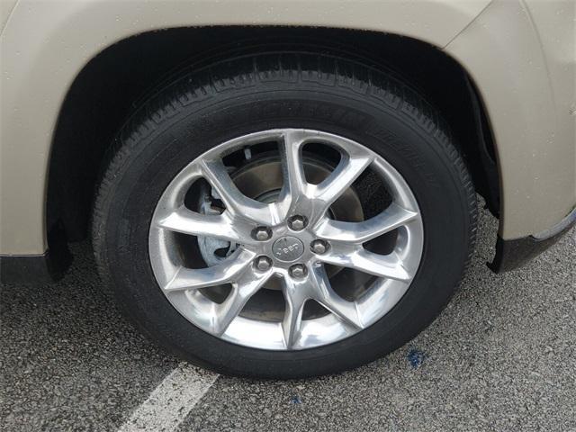 used 2015 Jeep Grand Cherokee car, priced at $14,650