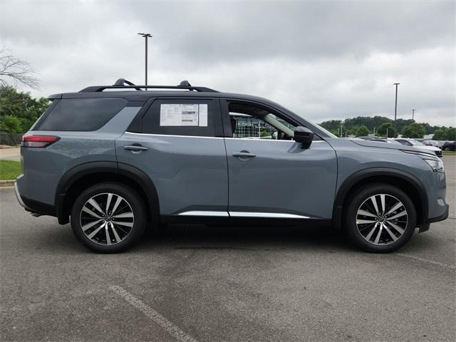 new 2025 Nissan Pathfinder car, priced at $51,672