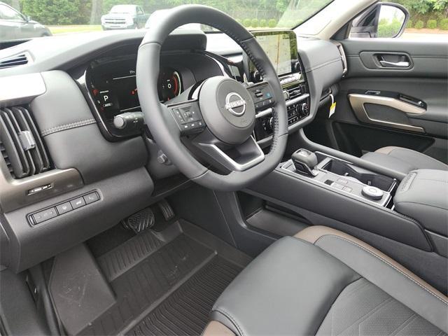 new 2025 Nissan Pathfinder car, priced at $51,672