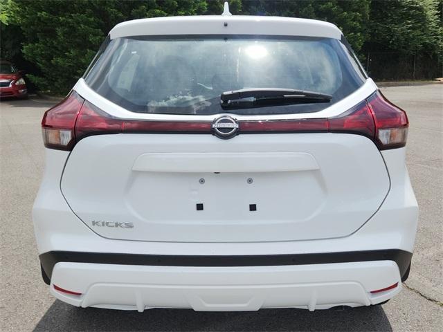 new 2025 Nissan Kicks Play car, priced at $23,850