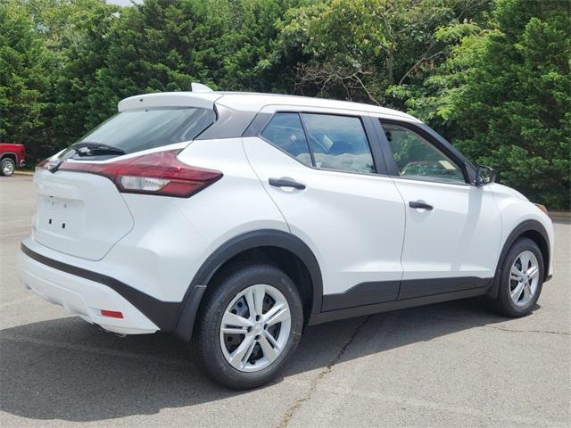 new 2025 Nissan Kicks Play car, priced at $23,850