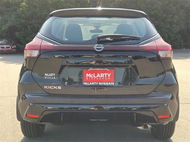 new 2025 Nissan Kicks Play car, priced at $23,850
