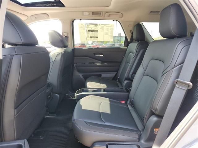 new 2025 Nissan Pathfinder car, priced at $45,531