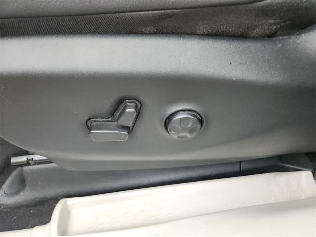 used 2022 Chrysler Pacifica car, priced at $23,600