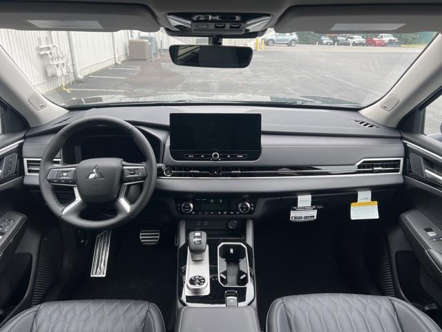 new 2025 Mitsubishi Outlander car, priced at $43,205