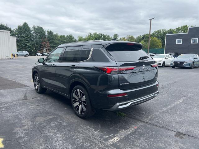 new 2025 Mitsubishi Outlander car, priced at $43,205