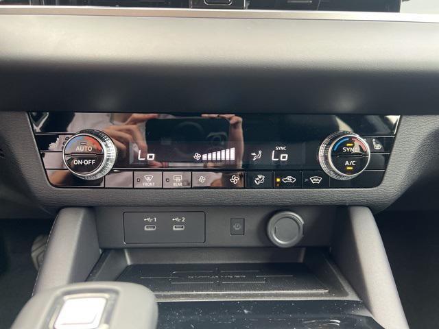 new 2025 Mitsubishi Outlander car, priced at $40,990