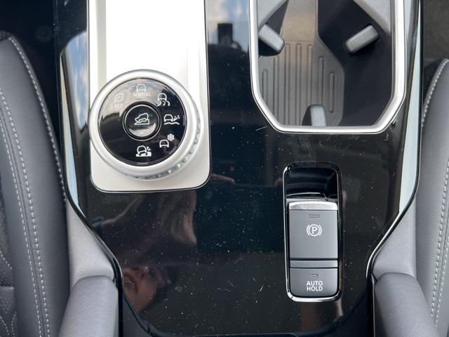 new 2025 Mitsubishi Outlander car, priced at $43,205