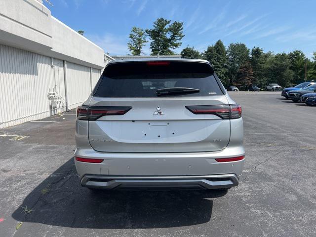 new 2025 Mitsubishi Outlander car, priced at $43,205