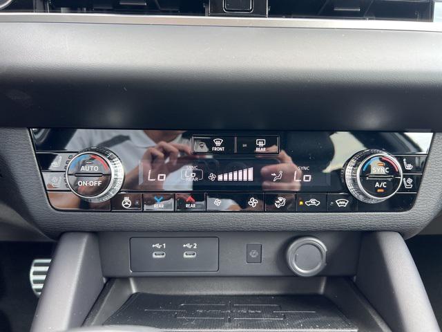 new 2025 Mitsubishi Outlander car, priced at $43,205