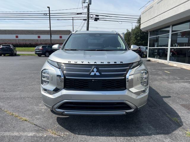 new 2025 Mitsubishi Outlander car, priced at $43,205