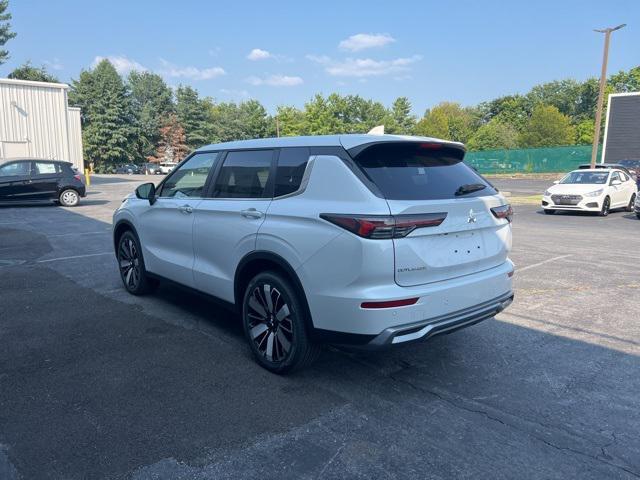 new 2025 Mitsubishi Outlander car, priced at $38,625