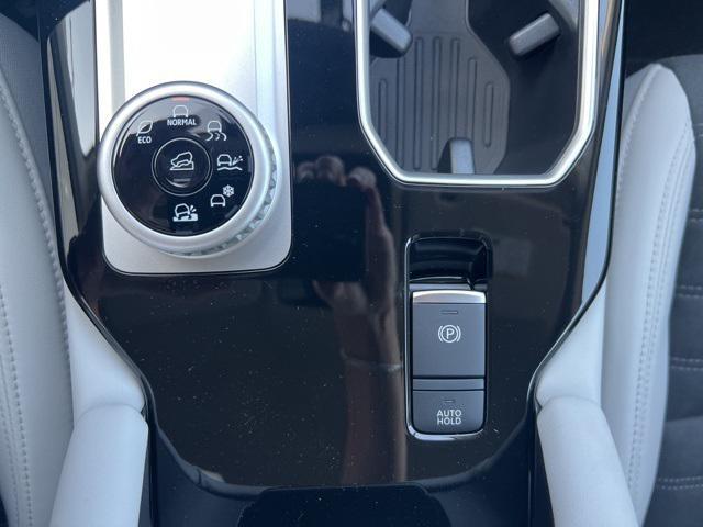 new 2025 Mitsubishi Outlander car, priced at $38,625