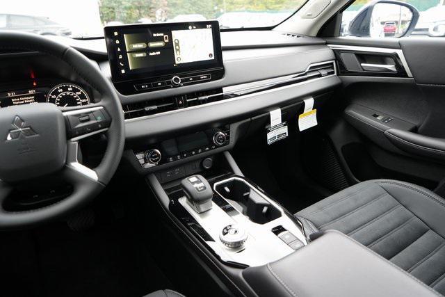 new 2025 Mitsubishi Outlander car, priced at $44,315