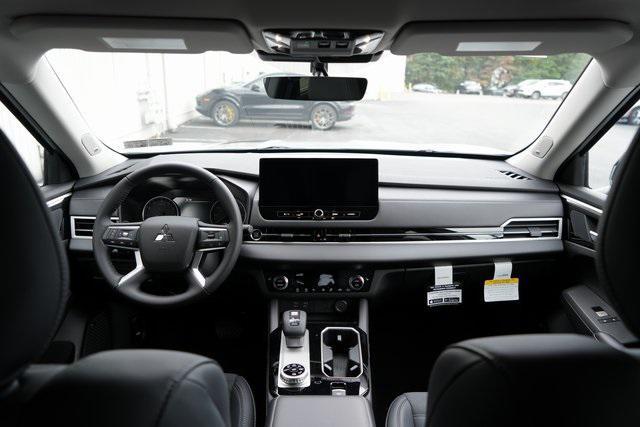 new 2025 Mitsubishi Outlander car, priced at $44,315