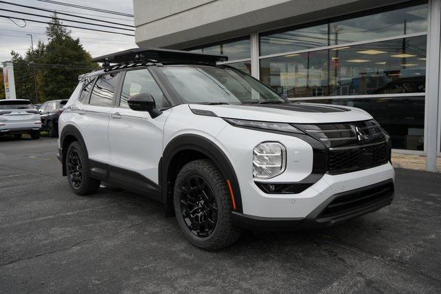 new 2025 Mitsubishi Outlander car, priced at $44,315