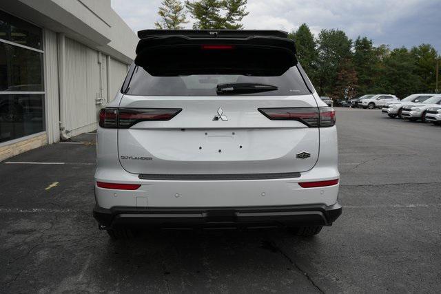 new 2025 Mitsubishi Outlander car, priced at $44,315