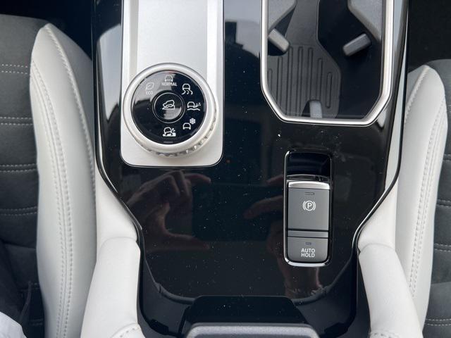 new 2025 Mitsubishi Outlander car, priced at $38,230