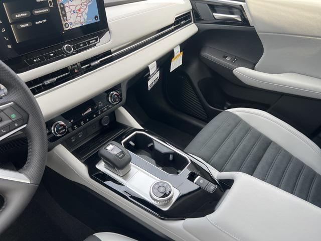 new 2025 Mitsubishi Outlander car, priced at $38,230