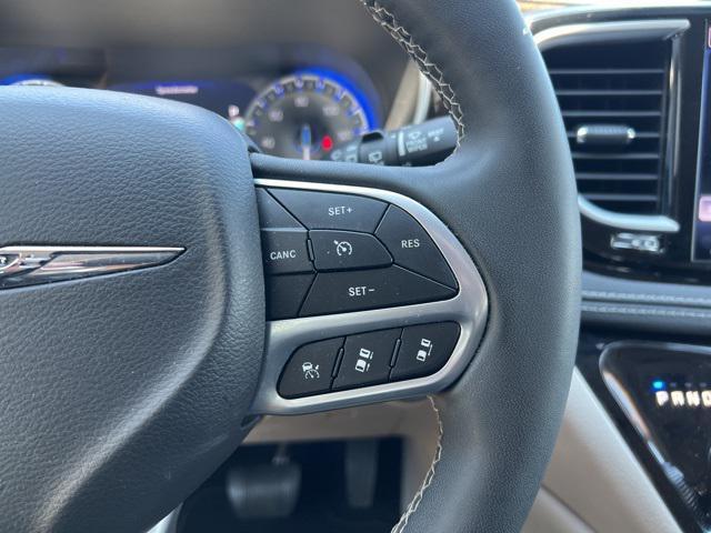 used 2023 Chrysler Pacifica car, priced at $29,999