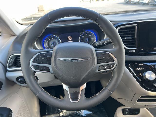 used 2024 Chrysler Pacifica car, priced at $34,516