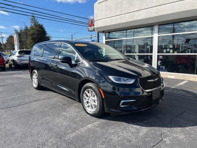used 2024 Chrysler Pacifica car, priced at $34,516