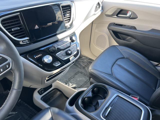 used 2024 Chrysler Pacifica car, priced at $34,516