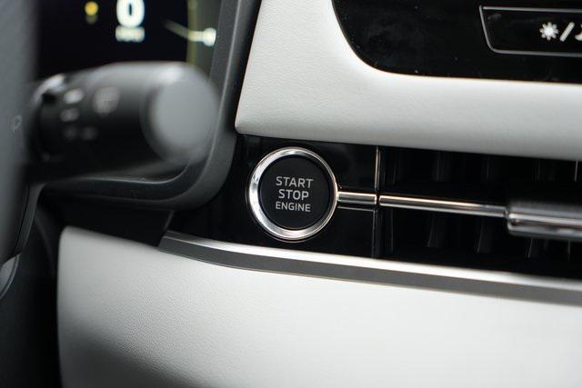 new 2025 Mitsubishi Outlander car, priced at $47,035