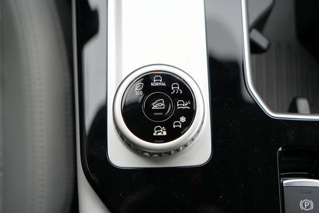 new 2025 Mitsubishi Outlander car, priced at $47,035