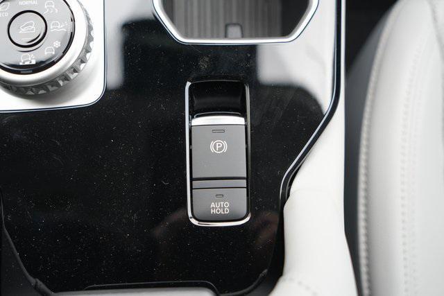 new 2025 Mitsubishi Outlander car, priced at $47,035