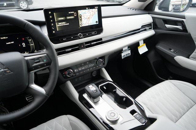 new 2025 Mitsubishi Outlander car, priced at $47,035