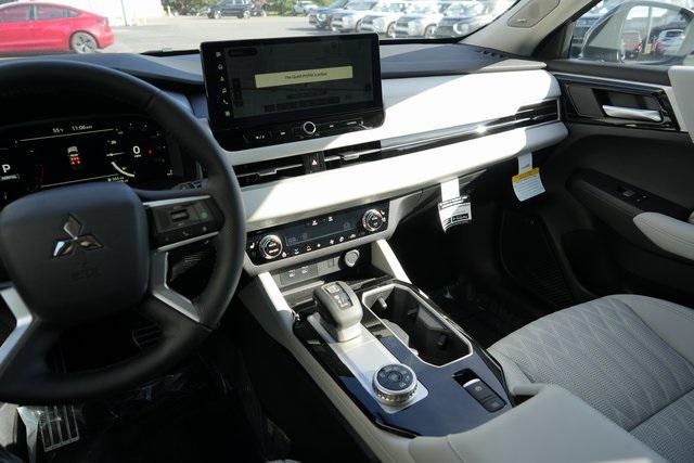 new 2025 Mitsubishi Outlander car, priced at $43,545