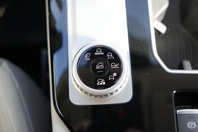 new 2025 Mitsubishi Outlander car, priced at $43,545