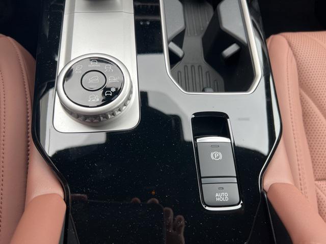 new 2025 Mitsubishi Outlander car, priced at $47,050