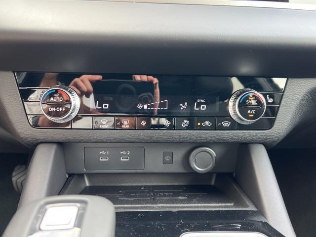new 2025 Mitsubishi Outlander car, priced at $40,215