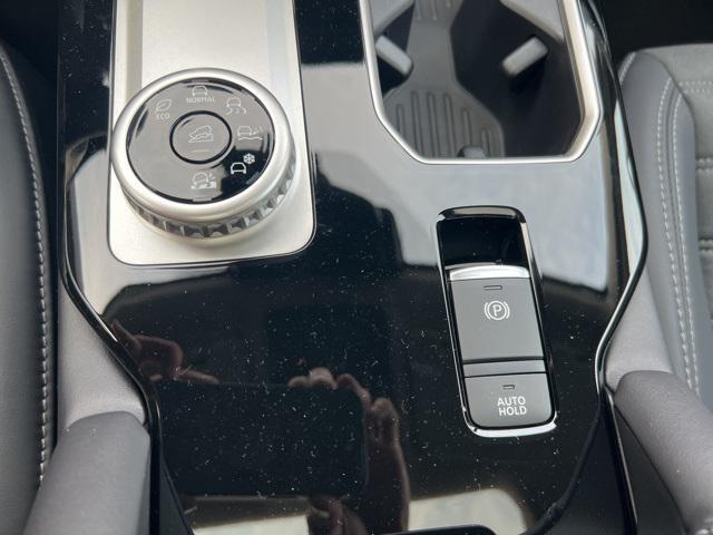 new 2025 Mitsubishi Outlander car, priced at $41,215