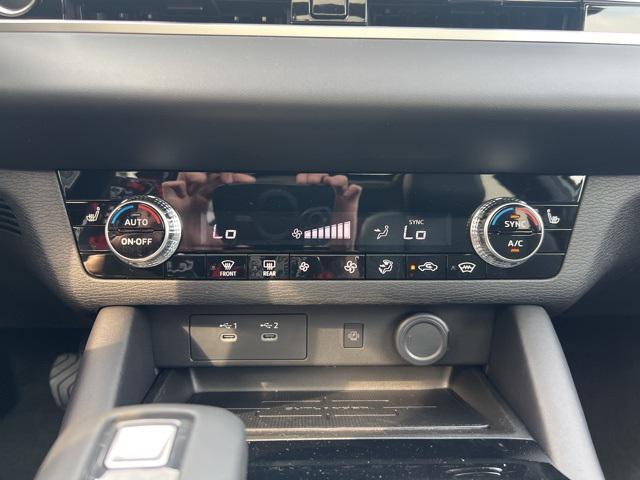 new 2025 Mitsubishi Outlander car, priced at $41,215