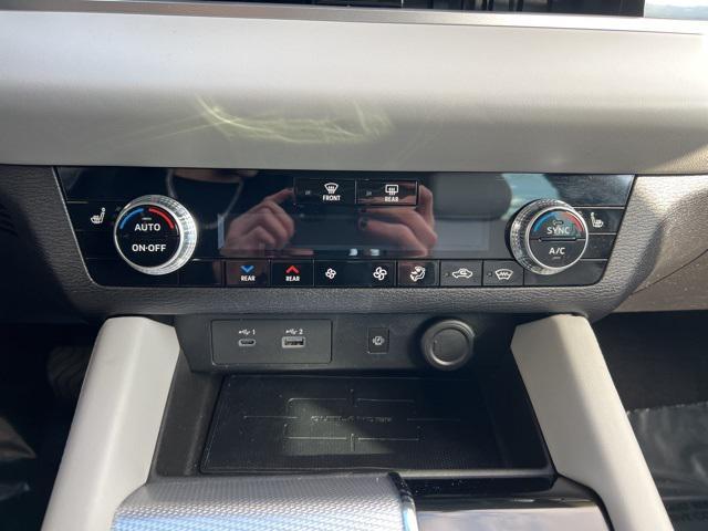 used 2023 Mitsubishi Outlander PHEV car, priced at $34,660