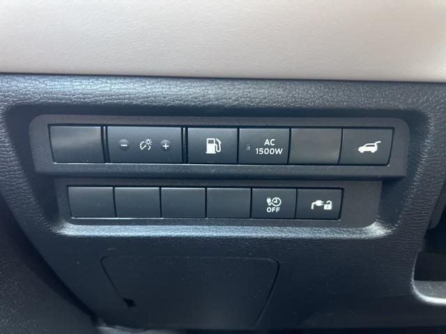 used 2023 Mitsubishi Outlander PHEV car, priced at $34,660