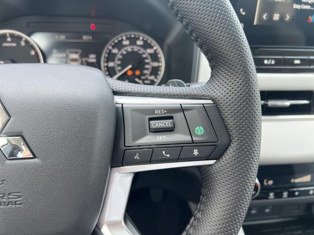 new 2025 Mitsubishi Outlander car, priced at $38,625