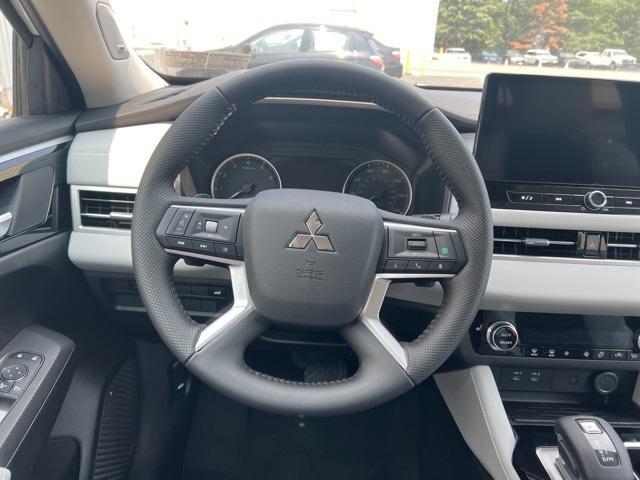 new 2025 Mitsubishi Outlander car, priced at $38,625