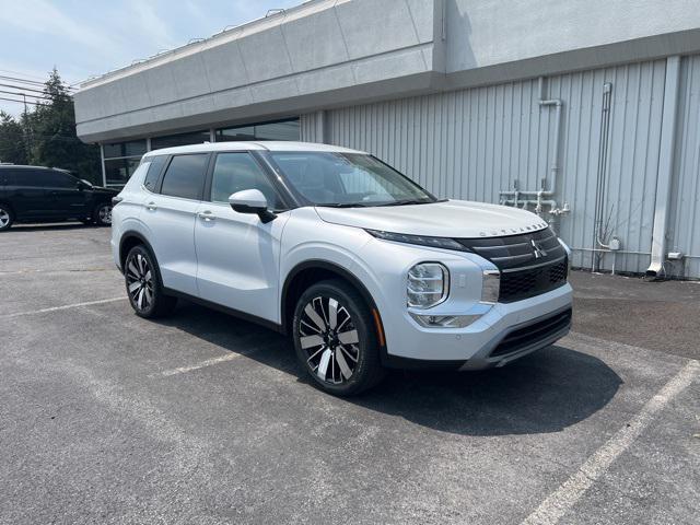 new 2025 Mitsubishi Outlander car, priced at $38,625