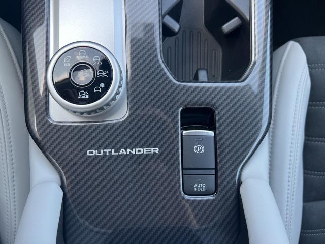 new 2025 Mitsubishi Outlander car, priced at $41,810
