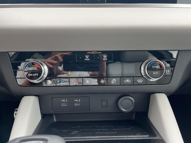 new 2025 Mitsubishi Outlander car, priced at $43,155