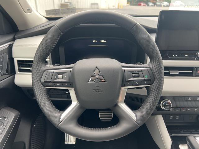 new 2025 Mitsubishi Outlander car, priced at $43,155
